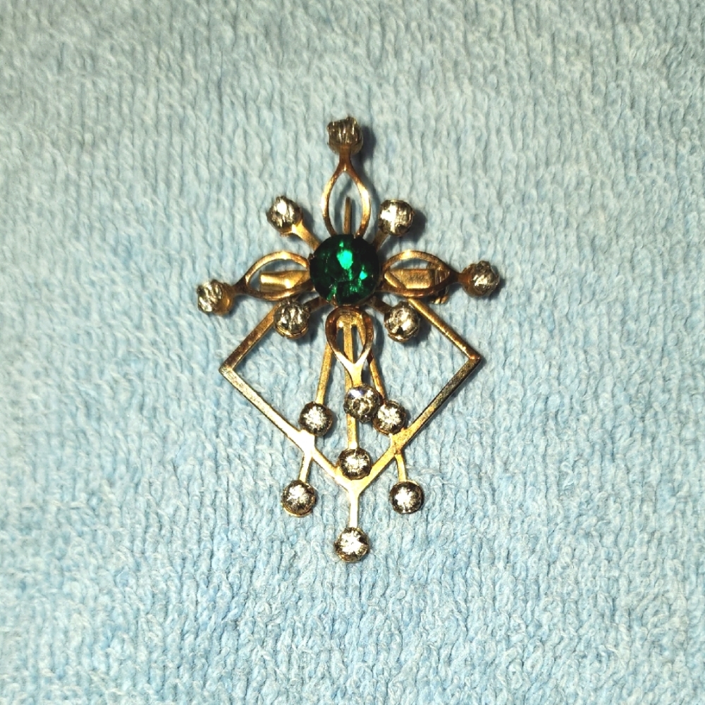 Elegant Gold and Green Vintage Gold Tone Flower Rhinestones Brooch